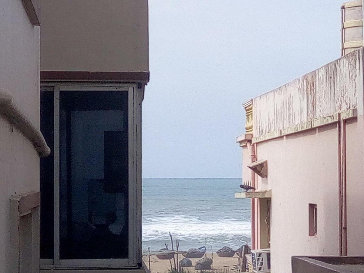 Nirman Beach Homestay بوري الغرفة الصورة